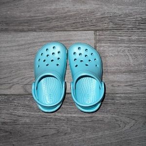 Crocs toddler size 6